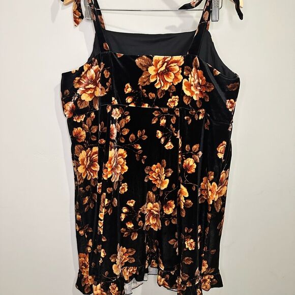 TORRID AT THE KNEE VELVET RUFFLE TIER DRESS Sz 2 - Picture 7 of 7